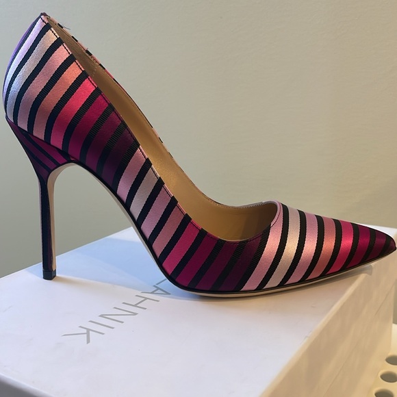 Manolo Blahnik Striped Silk Stiletto Pumps - Picture 4 of 4